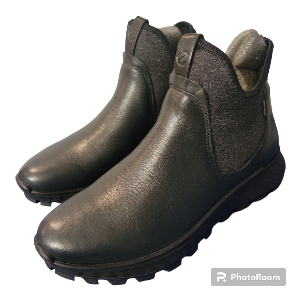 ECCO Women's Exostrike Chelsea Gore-tex Ankle Boots